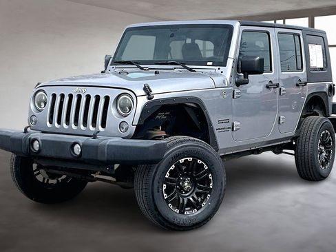 Used 2014 Jeep Wrangler Unlimited Sport image 2