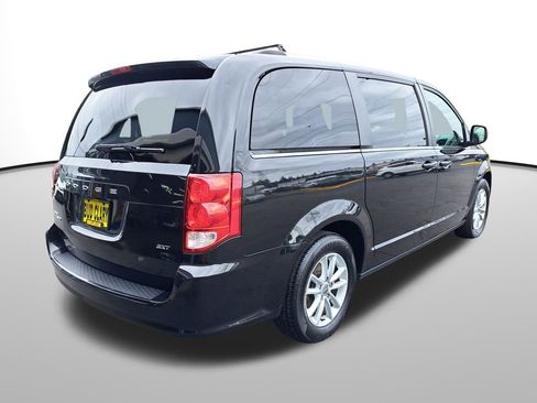 Used 2020 Dodge Grand Caravan SXT image 6