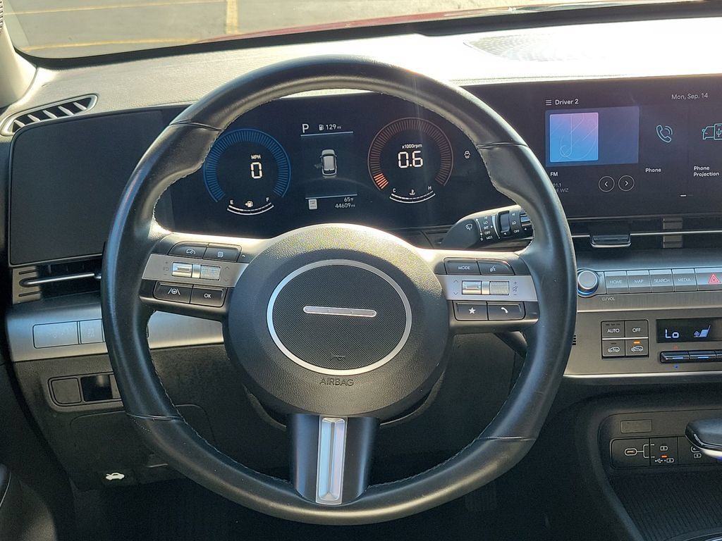 Used 2025 Hyundai Kona SEL FWD image 13