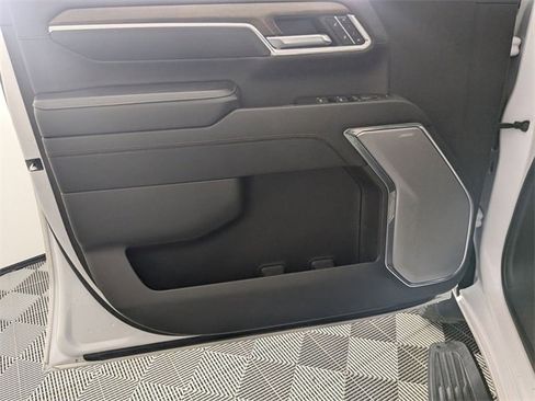 Used 2024 Chevrolet Silverado 3500 High Country image 10