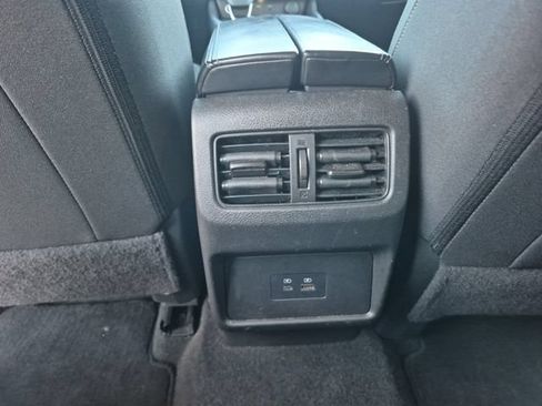 Used 2023 Nissan Rogue SV AWD/4WD image 27