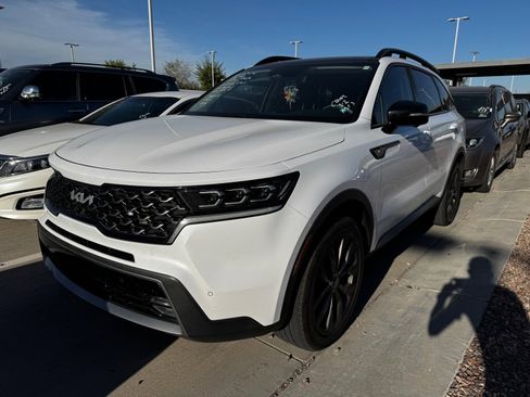 Used 2022 Kia Sorento SX Prestige image 2