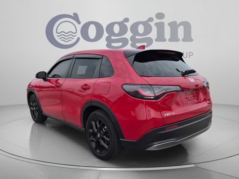 Certified 2025 Honda HR-V Sport image 4