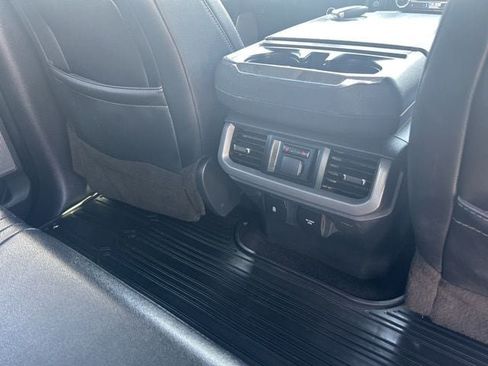 Used 2022 Ford F150 Lariat w/ Equipment Group 502A High AWD/4WD image 16