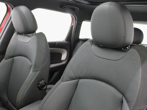 Used 2024 MINI Cooper Countryman S w/ Signature Upholstery Package FWD image 34