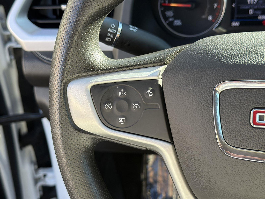 Used 2023 GMC Acadia SLE FWD image 34