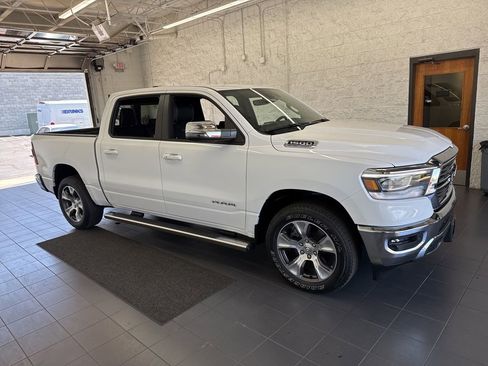 Used 2023 RAM 1500 Laramie AWD/4WD image 1