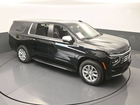 Used 2026 Chevrolet Suburban Premier AWD/4WD image 62