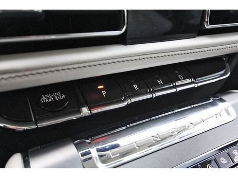 Used 2025 Lincoln Aviator 2WD image 26
