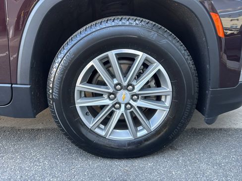 Used 2023 Chevrolet Traverse LT AWD/4WD image 47