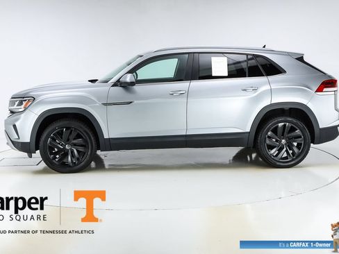 Used 2022 Volkswagen Atlas Cross Sport SE w/ Panoramic Sunroof Package FWD image 39