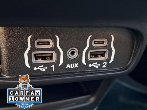 Used 2025 Chrysler Pacifica Select FWD image 24