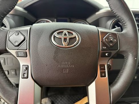 Used 2021 Toyota Tacoma SR5 RWD image 10