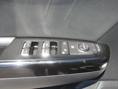 Used 2021 Kia Sportage S w/ S AWD Premium Package image 15