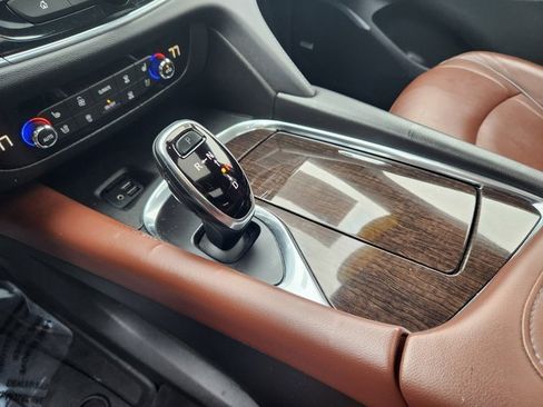 Used 2021 Buick Enclave Avenir w/ Avenir Technology Package image 18