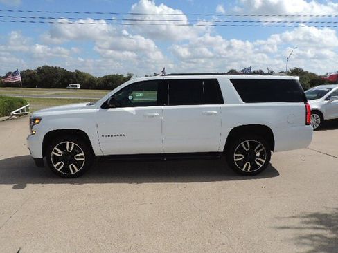 Used 2019 Chevrolet Suburban Premier image 10