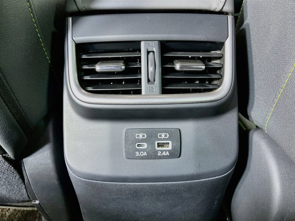 Used 2025 Subaru Outback Onyx Edition AWD/4WD image 33