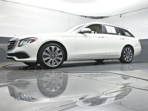 Used 2020 Mercedes-Benz E 450 4MATIC Wagon image 35