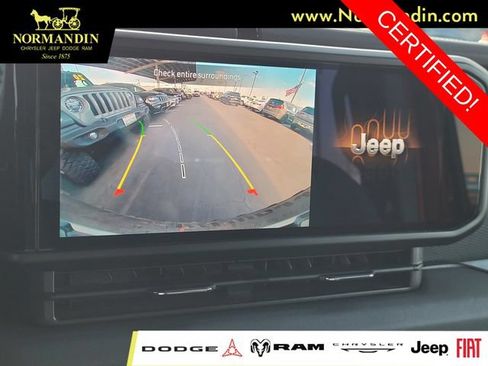 Certified 2025 Jeep Wrangler Unlimited Rubicon w/ Convenience Group AWD/4WD image 10