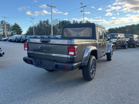 New 2026 Jeep Gladiator Sport image 7