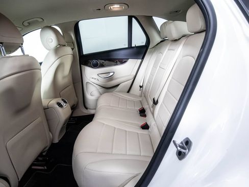 Used 2022 Mercedes-Benz GLC 300 4MATIC image 12