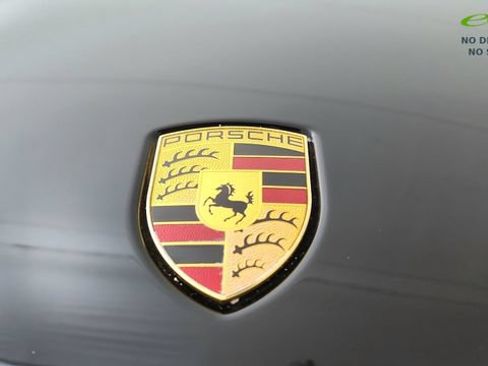 Used 2024 Porsche Macan AWD/4WD image 16