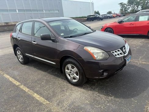 Used 2015 Nissan Rogue S FWD image 2