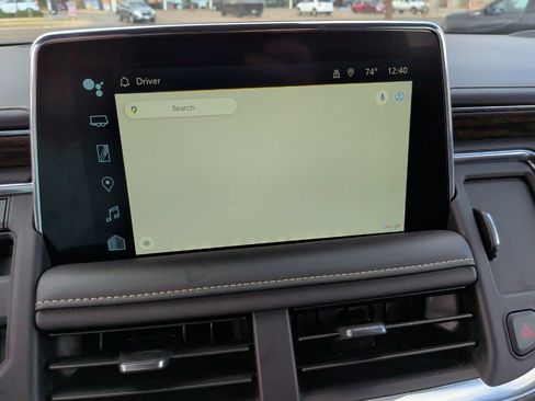 Used 2024 Chevrolet Suburban Premier image 27