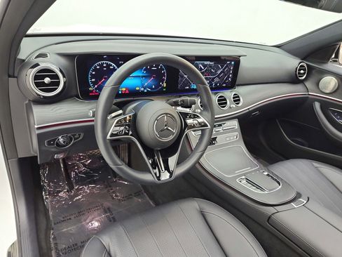Used 2022 Mercedes-Benz E 350 Sedan image 9