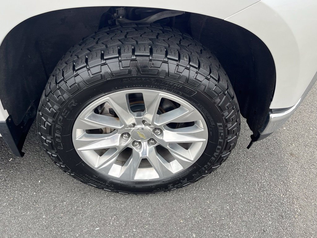 Used 2020 Chevrolet Silverado 1500 LTZ AWD/4WD image 8