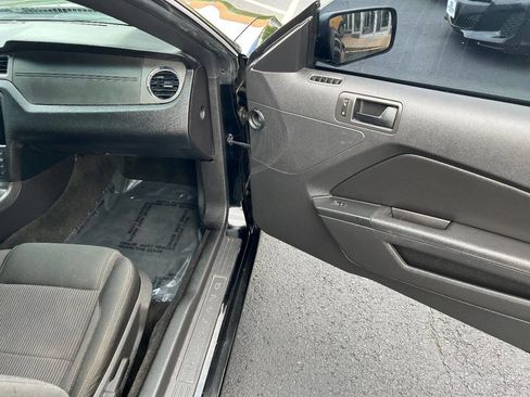 Used 2014 Ford Mustang Coupe image 25