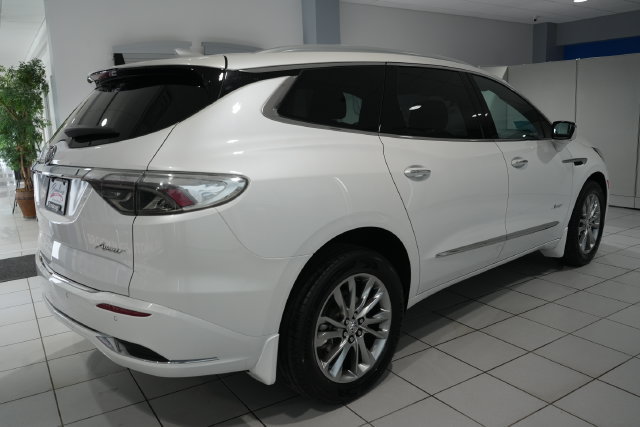 Used 2024 Buick Enclave Avenir w/ Avenir Technology Package AWD/4WD image 7
