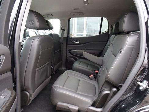 Used 2023 GMC Acadia SLT w/ Technology Package image 15