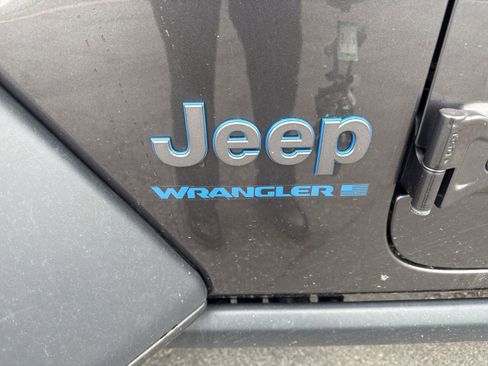 Used 2024 Jeep Wrangler Unlimited AWD/4WD image 11