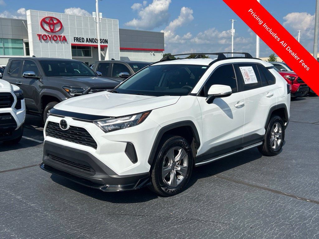 Used 2024 Toyota RAV4 XLE FWD image 1