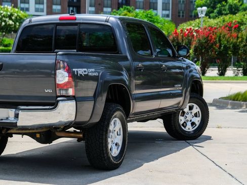 Used 2014 Toyota Tacoma 4x4 Double Cab w/ TRD Off-Road Package image 26
