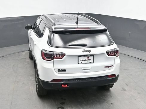 Used 2025 Jeep Compass Trailhawk AWD/4WD image 29