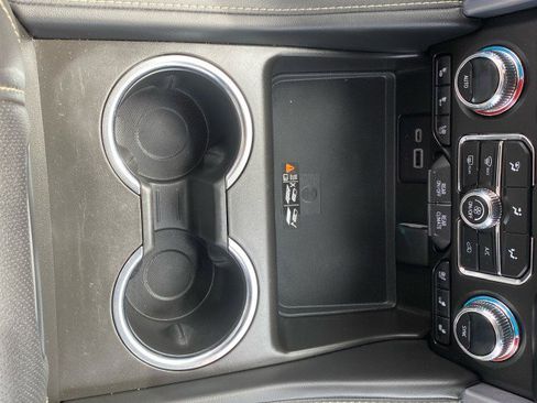 Used 2023 GMC Yukon SLT AWD/4WD image 18