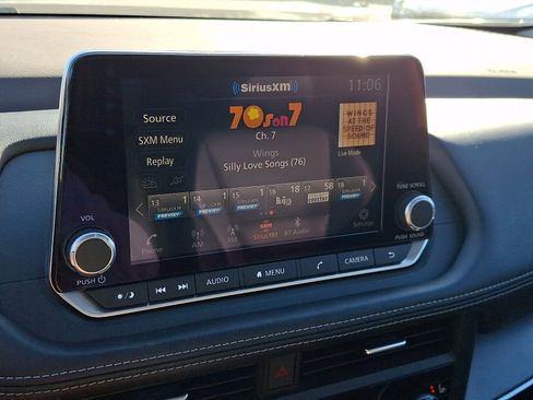 Used 2023 Nissan Rogue SV image 14