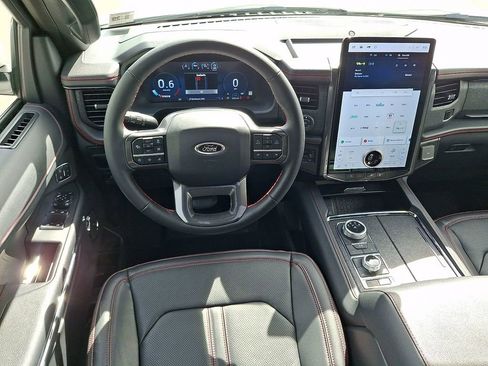 Used 2024 Ford Expedition Limited AWD/4WD image 2