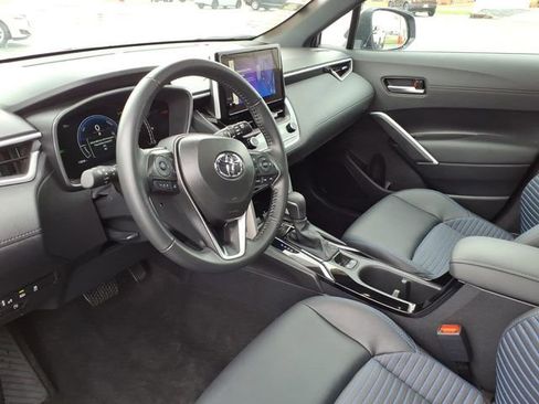 Used 2025 Toyota Corolla Cross AWD Hybrid w/ Convenience Package image 12