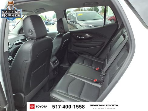 Used 2024 GMC Terrain SLT FWD image 11