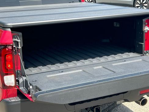 Used 2025 Honda Ridgeline RTL image 11