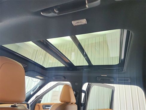 New 2025 Nissan Armada Platinum Reserve image 22