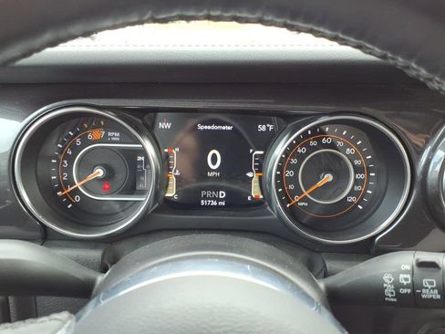Used 2021 Jeep Wrangler Unlimited Sahara AWD/4WD image 25