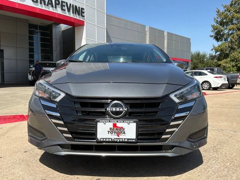 Used 2025 Nissan Versa SV FWD image 3