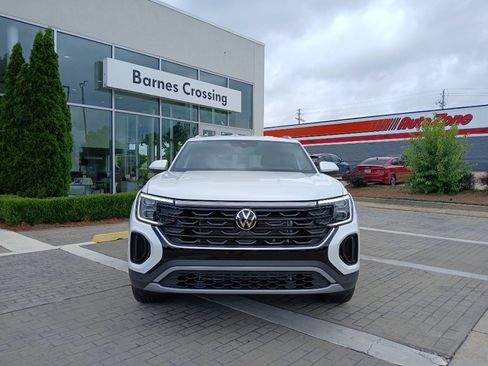 New 2026 Volkswagen Atlas Cross Sport SE FWD image 2