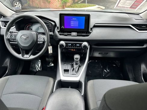 Used 2025 Toyota RAV4 LE AWD/4WD image 13