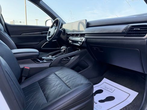 Used 2024 Kia Telluride EX X-Line AWD/4WD image 35