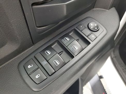 Used 2017 RAM 2500 Tradesman w/ Chrome Appearance Group image 27